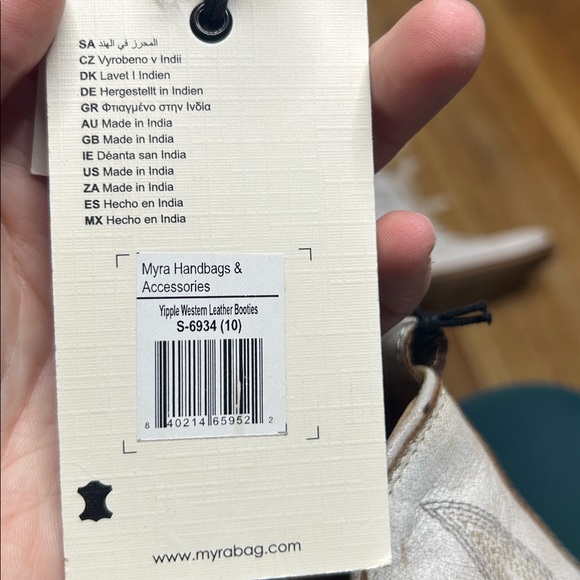 NWT Myra Yipple Western Leather Booties - Picture 7 of 7